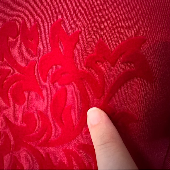 Chico's Travelers Red Tunic Top w/velvet embroidery 3/4 sleeves size - 1 - Picture 4 of 8